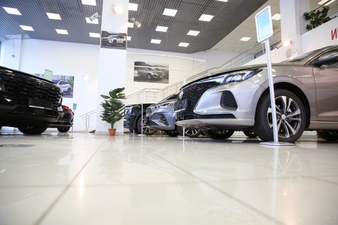 На покупку легковых автомобилей в России потрачено более 7 трлн рублей
