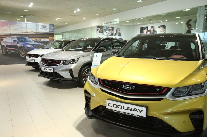 Четыре компании решили поменять цены на автомобили в первой половине января