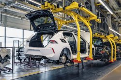 Новый Opel Astra запущен в производство5