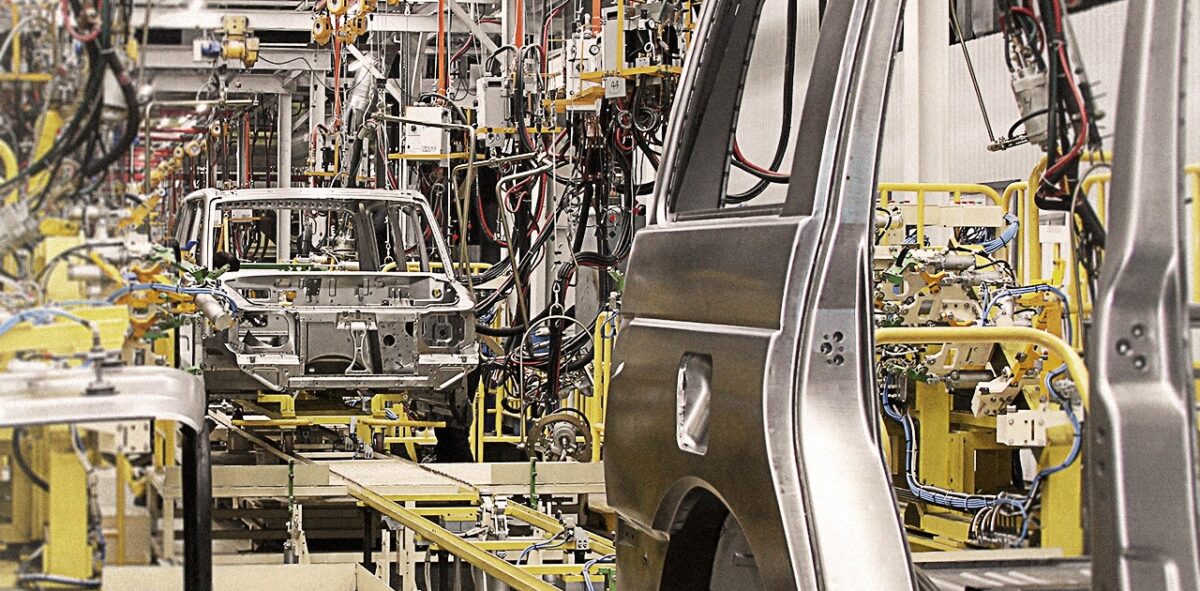 Автозавод УАЗ возобновил производство автомобилей